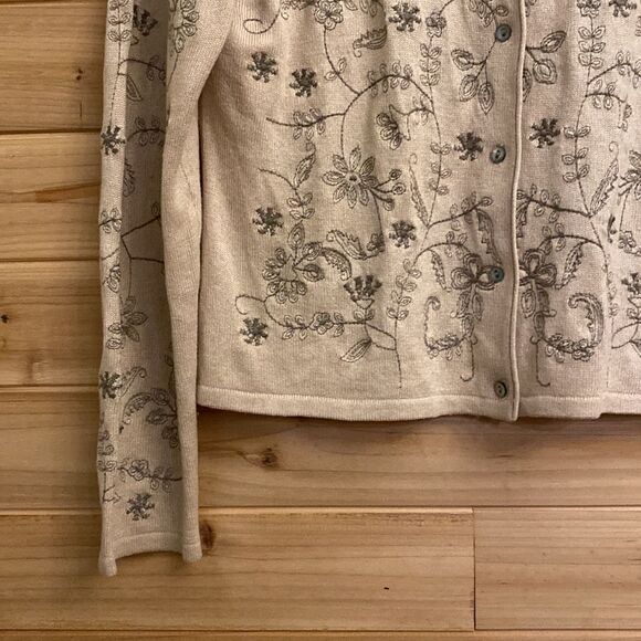 Curio Size Small Wool Silk Blend Floral Embroidered Button Front Cardigan - Picture 3 of 13